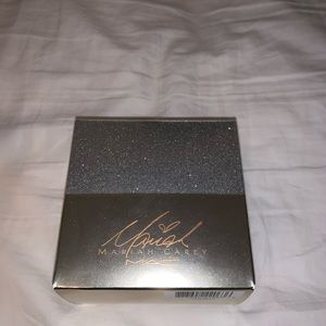 Mariah Carey MAC touch my body loose body powder